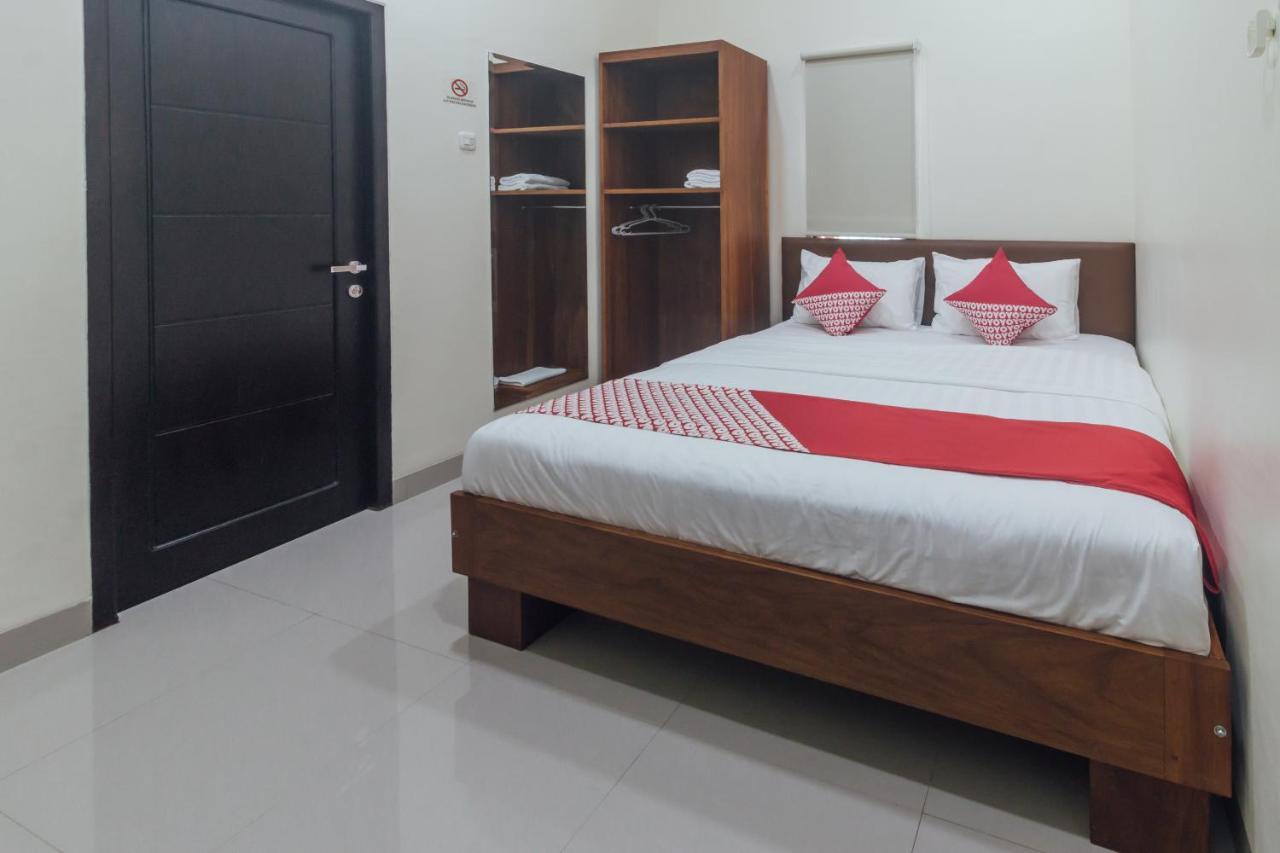 Clean & Comfort Homestay Ambon Buitenkant foto