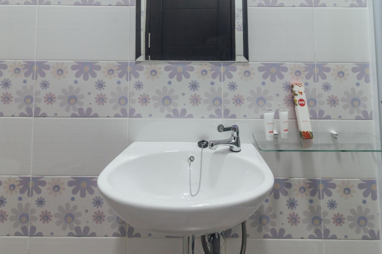 Clean & Comfort Homestay Ambon Buitenkant foto
