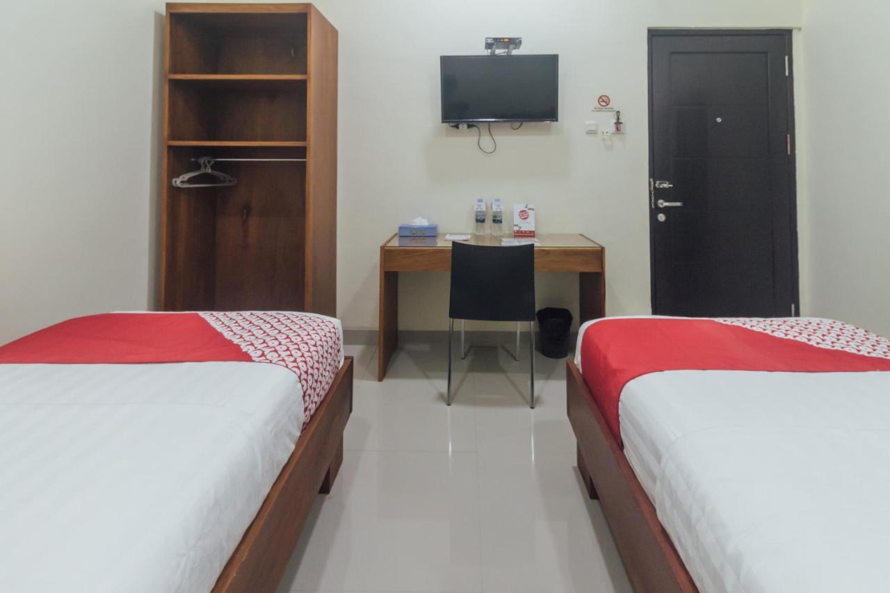 Clean & Comfort Homestay Ambon Buitenkant foto