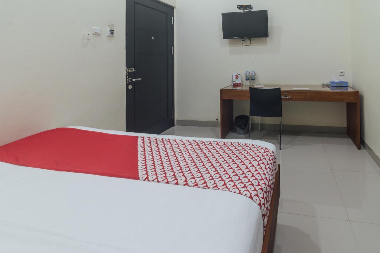 Clean & Comfort Homestay Ambon Buitenkant foto