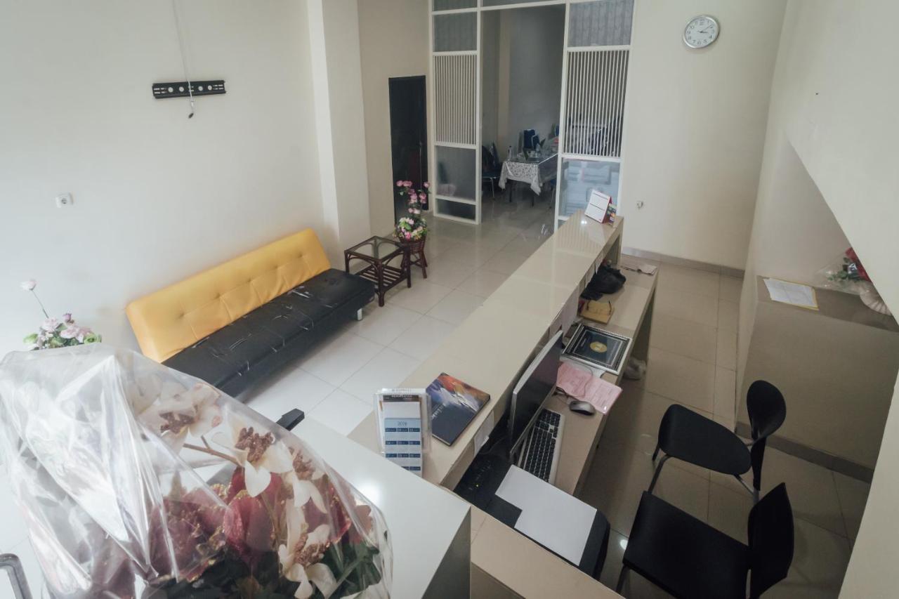 Clean & Comfort Homestay Ambon Buitenkant foto