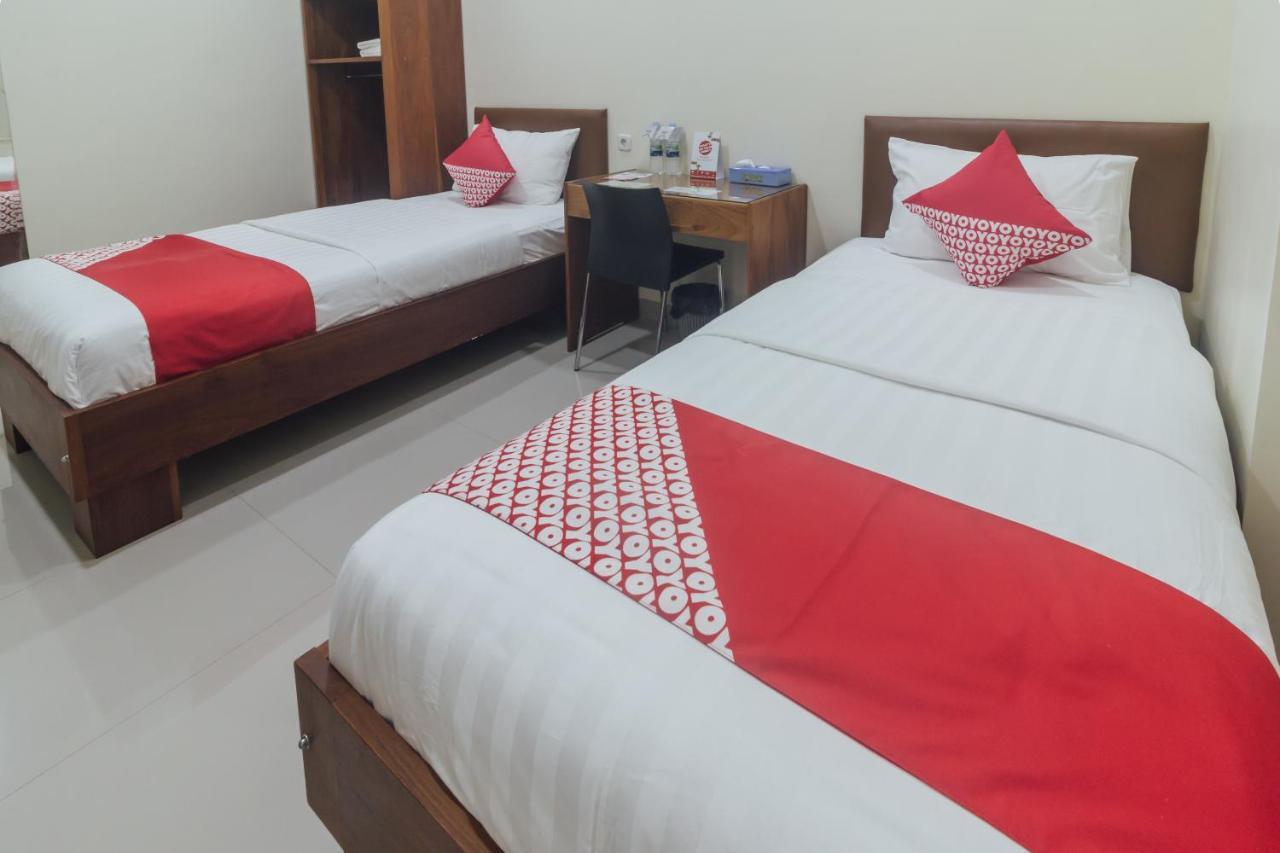 Clean & Comfort Homestay Ambon Buitenkant foto