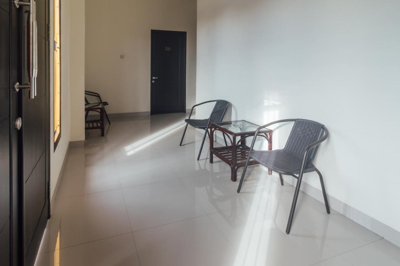 Clean & Comfort Homestay Ambon Buitenkant foto