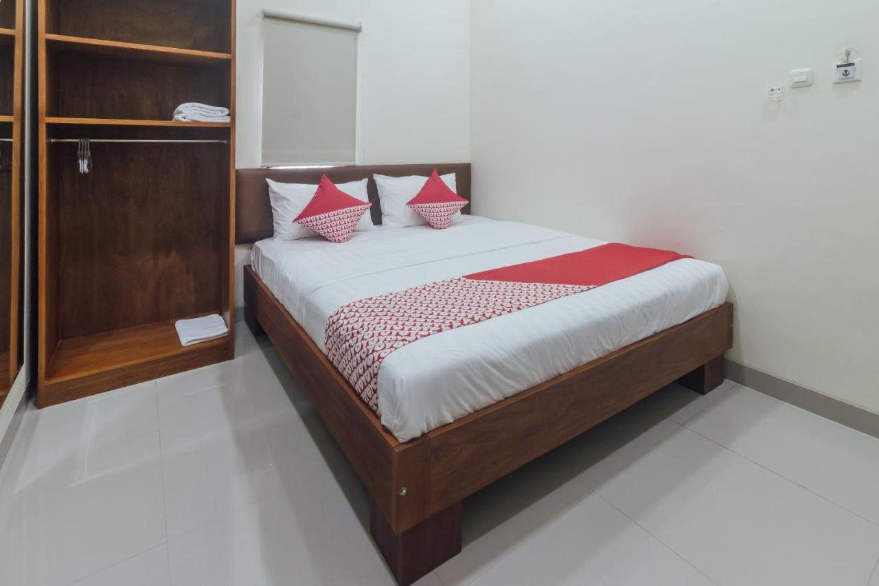Clean & Comfort Homestay Ambon Buitenkant foto