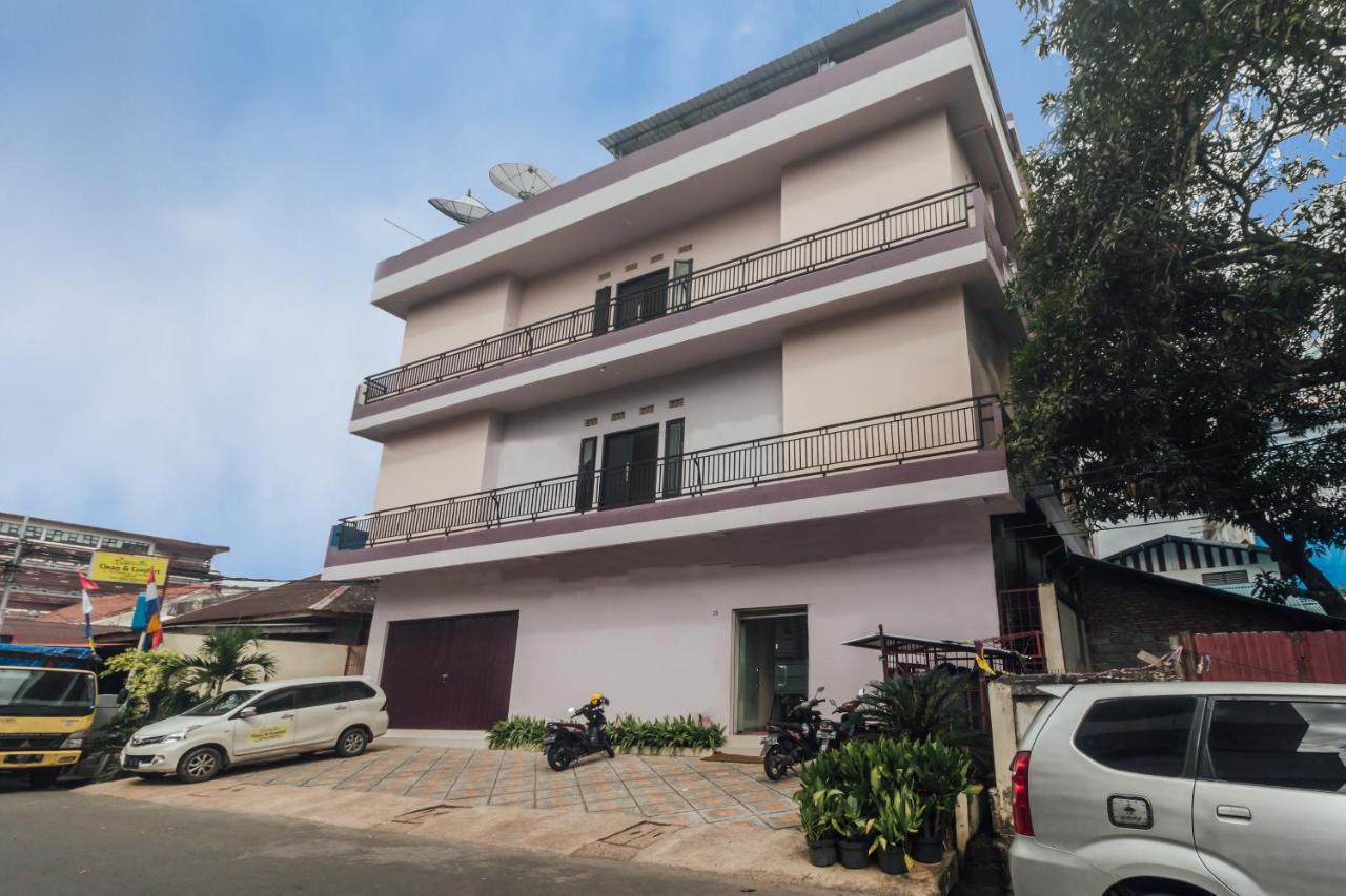 Clean & Comfort Homestay Ambon Buitenkant foto