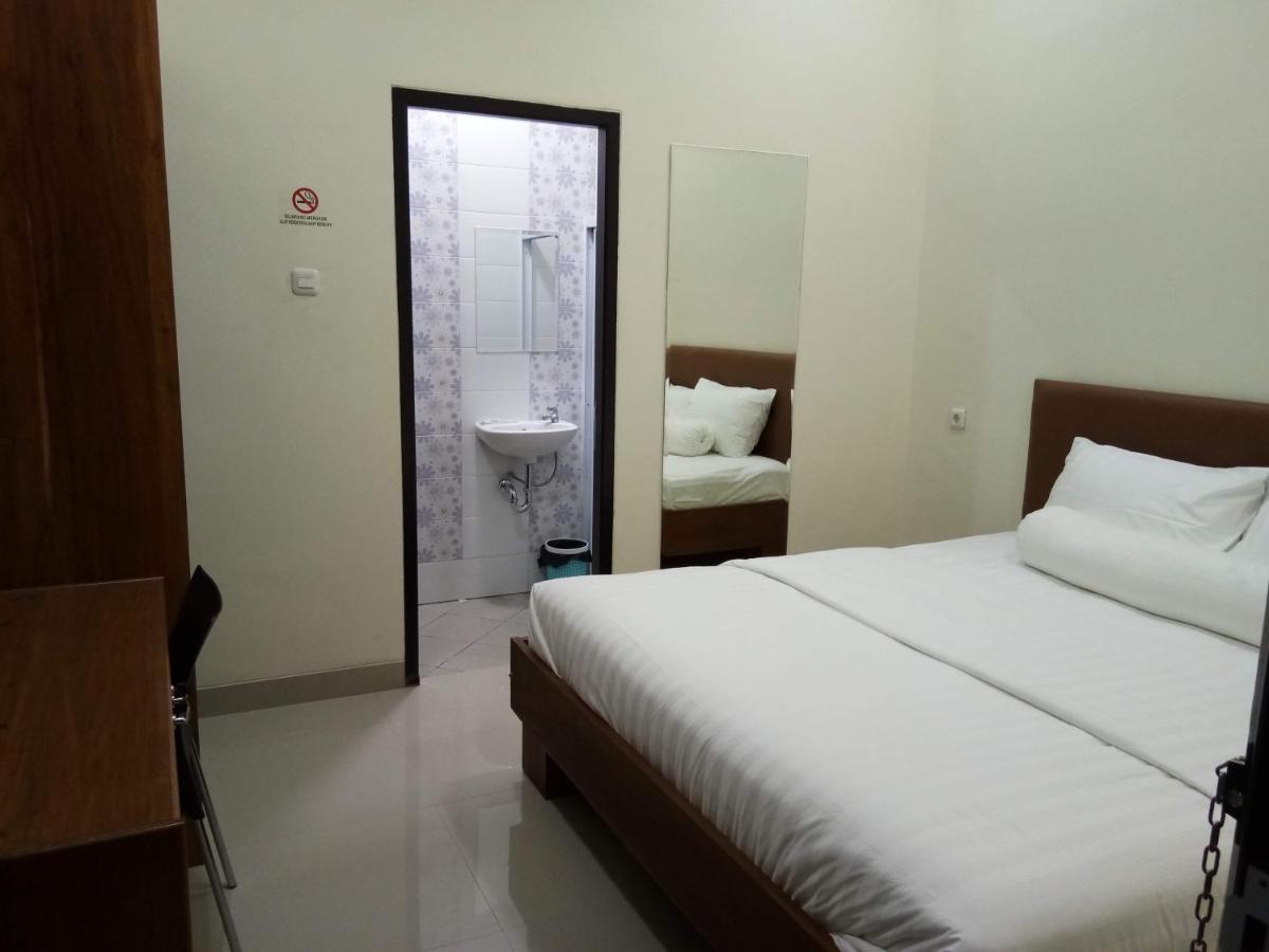 Clean & Comfort Homestay Ambon Buitenkant foto